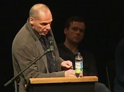 Βαρουφάκης: Η τρόικα έκλεισε τις τράπεζες