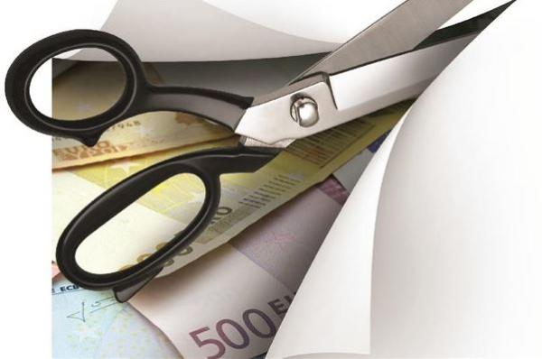 Εισήγηση για μείωση 5,2% στις επικουρικές συντάξεις