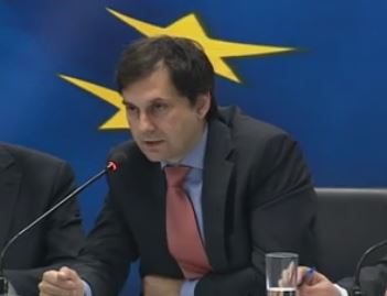 Αστοχίες και λάθη αποδίδει η κυβέρνηση στον Χ.Θεοχάρη