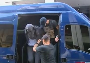 Στα δικαστήρια Πειραιά οι 14 συλληφθέντες για καρτέλ της ηρωίνης