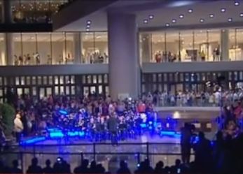 Αυγουστιάτικη πανσέληνος στο Μουσείο της Ακρόπολης