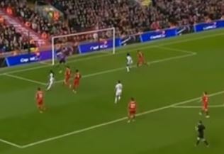 Η Λίβερπουλ επικράτησε με 2-1 της Σουόνσι στο «Άνφιλντ»