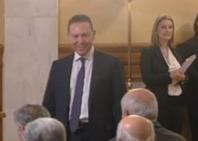 Στουρνάρας: Υποχρέωσή μου να προειδοποιώ για τους κινδύνους