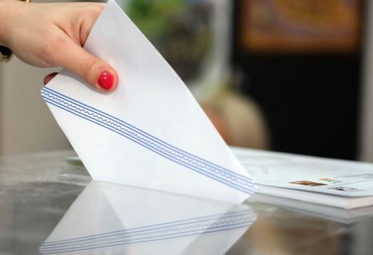 Κορυφώνεται η πολιτική αντιπαράθεση μεταξύ των κομμάτων