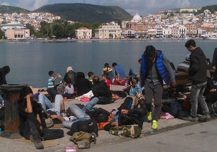 Εικόνες απελπισίας με τους μετανάστες στην Κω