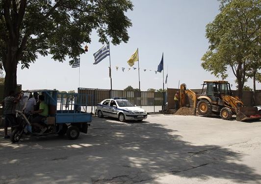 Καθυστερεί η μετεγκατάσταση των προσφύγων στον Βοτανικό