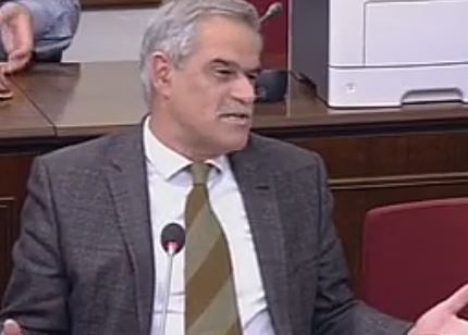 Σκληρή κόντρα κυβέρνησης – αντιπολίτευσης για τους «αδιάφθορους» της ΕΛ.ΑΣ.