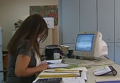 Αύξηση μισθού για 314.000 δημοσίους υπαλλήλους σε βάθος τετραετίας