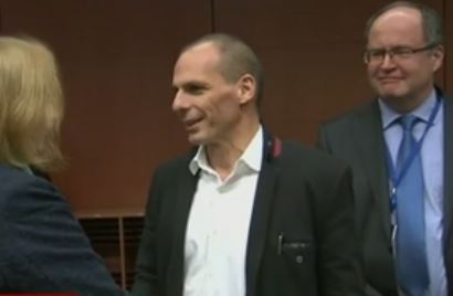 Βαρουφάκης: Δε χρειάζεται να περάσει από τη Βουλή η συμφωνία