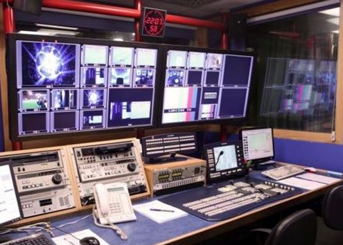 Σφοδρές αντιδράσεις για τις τηλεοπτικές άδειες