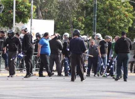 Επεισόδια στον Πειραιά μεταξύ μελών της ΧΑ και αριστεριστών