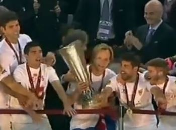 Η Σεβίλλη νίκησε την «καταραμένη» Μπενφίκα στα πέναλτι