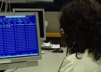 «Σέρνεται» το taxis λόγω των μαζικών δηλώσεων