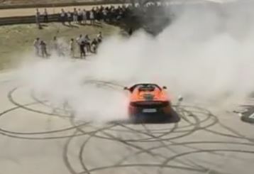 Ο Ρονάλντο κάνει drift με τον Μπάτον