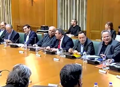 Σύγκλιση Ελλάδας-θεσμών στο «σενάριο βάσης» για δημοσιονομικά