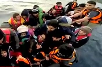 Χιλιάδες νέοι πρόσφυγες κάθε μέρα στο Αιγαίο