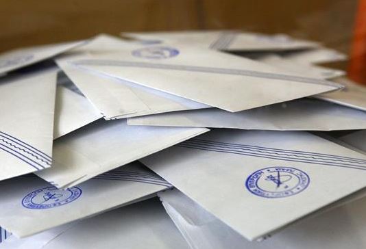 Οριακό προβάδισμα 0,6% του ΣΥΡΙΖΑ σε νέα δημοσκόπηση