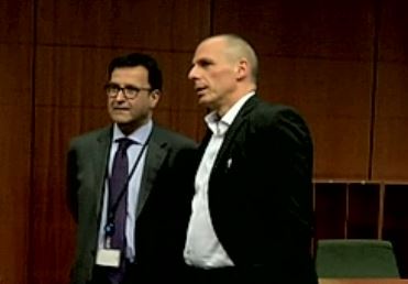 Γ.Βαρουφάκης: Θέμα του Πρωθυπουργού το δημοψήφισμα