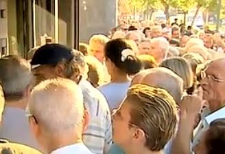 Νέα δεδομένα στις αναλήψεις χρημάτων από τα ΑΤΜ