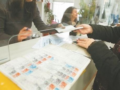 Νέο «ψαλίδι» στις επικουρικές