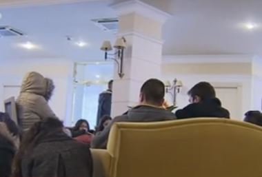 Αγωνία για την 17χρονη μαθήτρια που έπεσε από μπαλκόνι σε εκδρομή στη Ρώμη