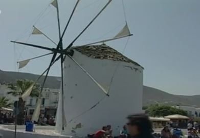 Σπάει κάθε ρεκόρ η φετινή τουριστική κίνηση στα ελληνικά νησιά