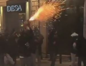 Πεδίο μάχης και πάλι η πλατεία Ταξίμ