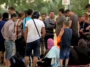 Χωρίς τέλος τα «κύματα» προσφύγων στο Αιγαίο