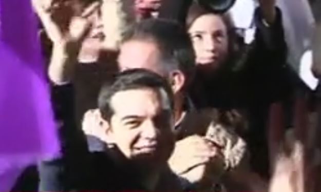 Ο Αλ. Τσίπρας έφτασε στα γραφεία του ΣΥΡΙΖΑ στην Κουμουνδούρου