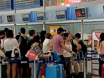 Οι τουρίστες «ψηφίζουν» Ελλάδα παρά την αβεβαιότητα