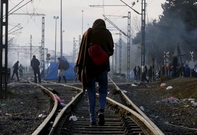 Προσφυγικό: Με κλείσιμο των συνόρων απειλεί ευθέως ο αυστριακός ΥΠΕΞ