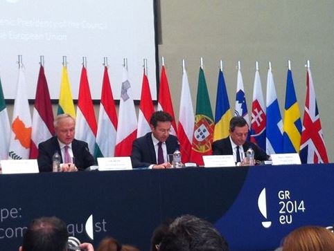 Στα τρία σπάει η δόση των 8,3 δισ. ευρώ προς την Ελλάδα