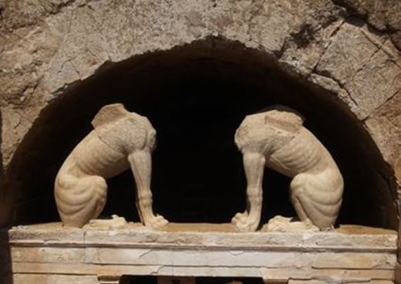 Αποκαλύπτεται σταδιακά η είσοδος στο ταφικό μνημείο της Αμφίπολης