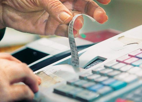 Ενιαίο ΦΠΑ 18% για αγορές με μετρητά ή 15% με κάρτες