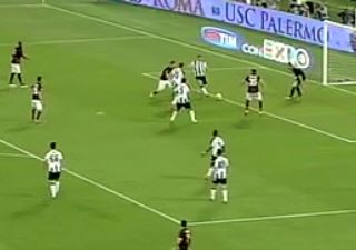 Σκόραρε ο Τοροσίδης κατά του Καρνέζη