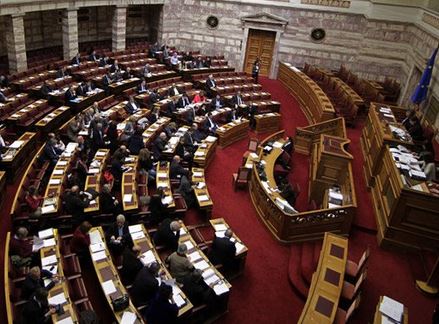 Στα ύψη το θερμόμετρο της πολιτικής αντιπαράθεσης