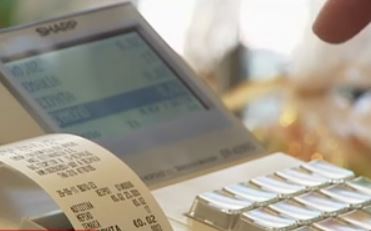 Βαρουφάκης: Σε άνευ σημασίας αγαθό η αύξηση του ΦΠΑ