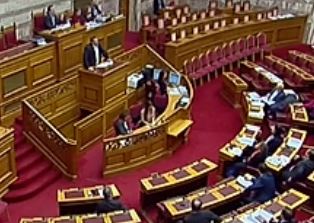 Υψηλοί τόνοι στην Ολομέλεια για το σύμφωνο συμβίωσης