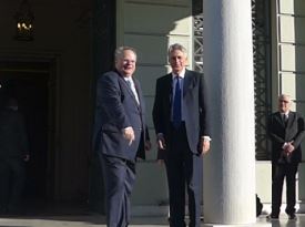 Συνάντηση Κοτζιά με τον υπουργό Εξωτερικών της Βρετανίας