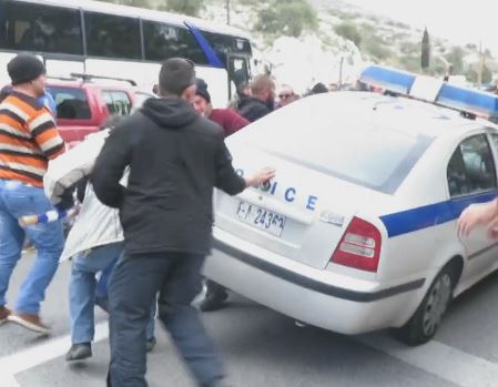 Επεισόδια στο Χαϊδάρι μεταξύ αγροτών αστυνομίας