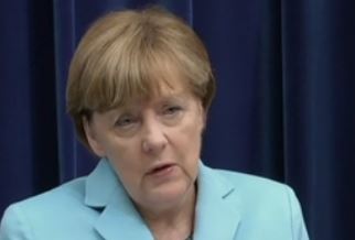 Μέρκελ: Στόχος να μείνει η Ελλάδα στην Ευρωζώνη