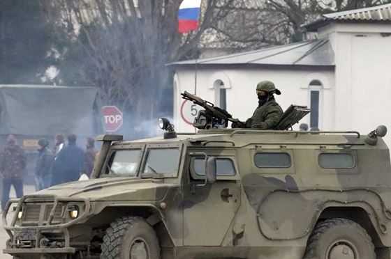 Διπλωματικός πυρετός στο Παρίσι για την κρίση στην Ουκρανία