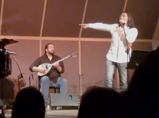 Στιγμιότυπο από την επίσημη παρουσίαση του νέου δίσκου του Γ.Κότσιρα «Ό,τι θυμάσαι δεν πεθαίνει»