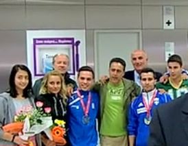 Επέστρεψαν στην Αθήνα οι Έλληνες πρωταθλητές της ενόργανης γυμναστικής