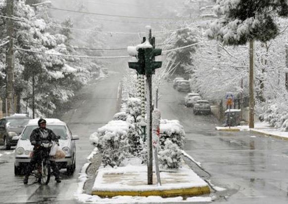 Με χιόνια και «πολικές» θερμοκρασίες φεύγει το 2015
