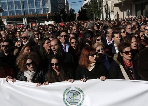Μεγάλο πανδικηγορικό – πανεπιστημονικό συλλαλητήριο στη Βουλή κατά του Ασφαλιστικού
