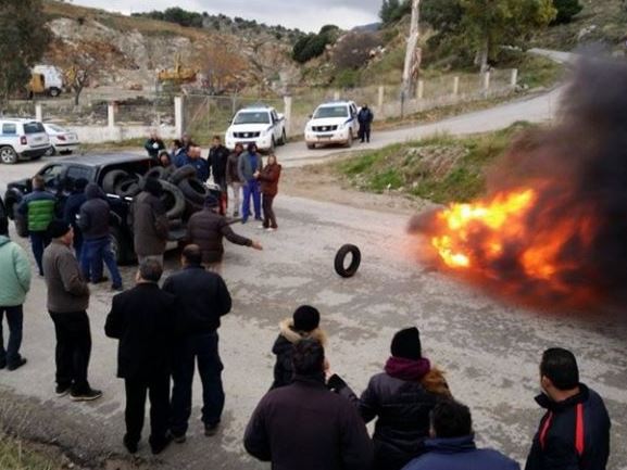 Εκρηκτική η κατάσταση στη Κω – Επεισόδια ανάμεσα σε κατοίκους και αστυνομικούς