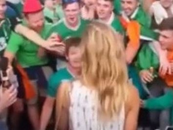 Euro 2016: Εκατοντάδες Ιρλανδοί φίλαθλοι κάνουν καντάδα σε Γαλλίδα