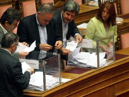 Η «ανάγκη σταθερότητας» οδήγησε Γιοβανόπουλο, Μπούκουρα να πουν «Σταύρος Δήμας»