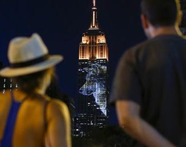 Εικόνες απειλούμενων ειδών φώτισαν το Εμπάιρ Στέιτ Μπίλντινγκ